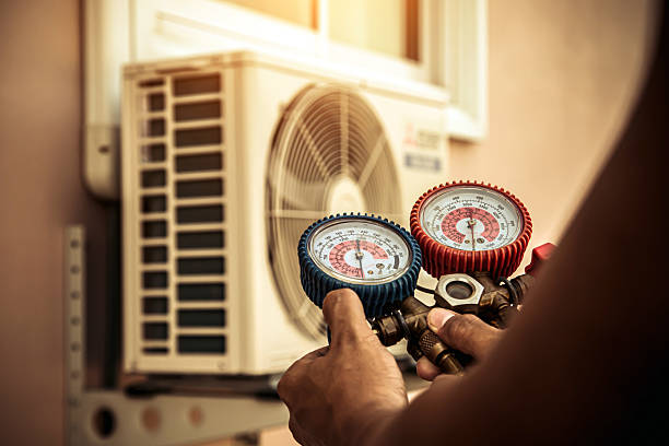 Professional Hvac technician working in Warren, RI